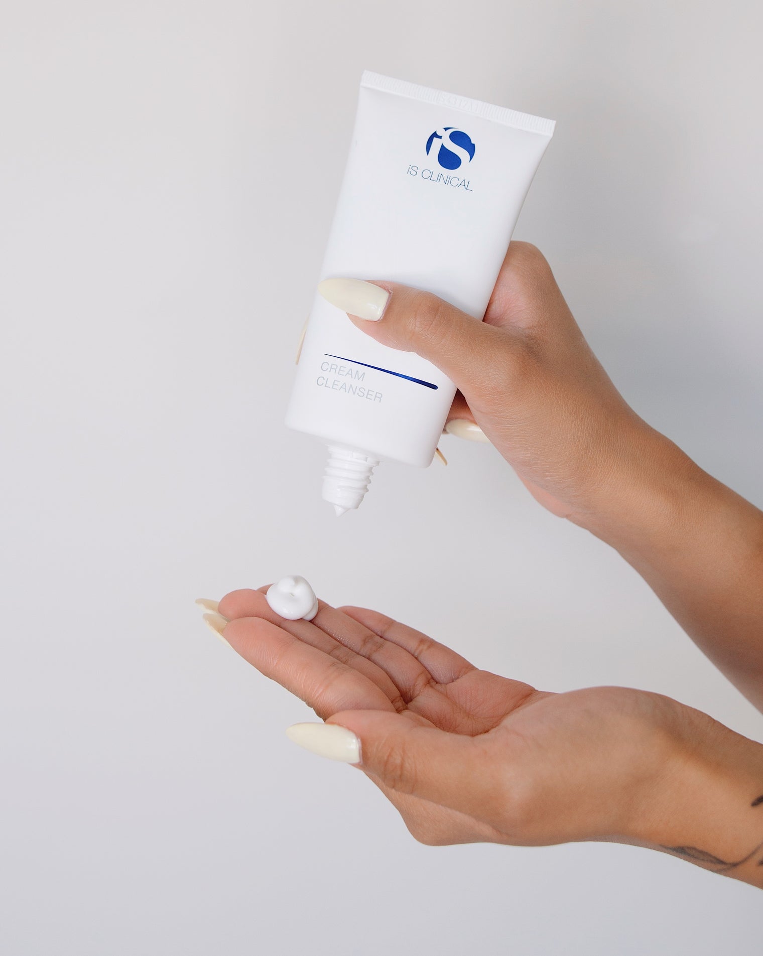 iS Clinical Cream Cleanser