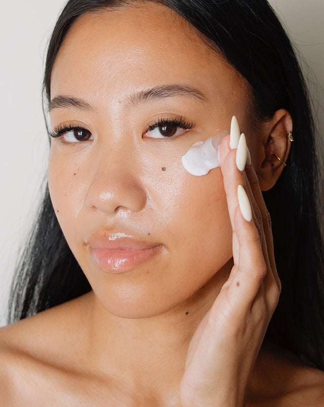 iS Clinical Cream Cleanser