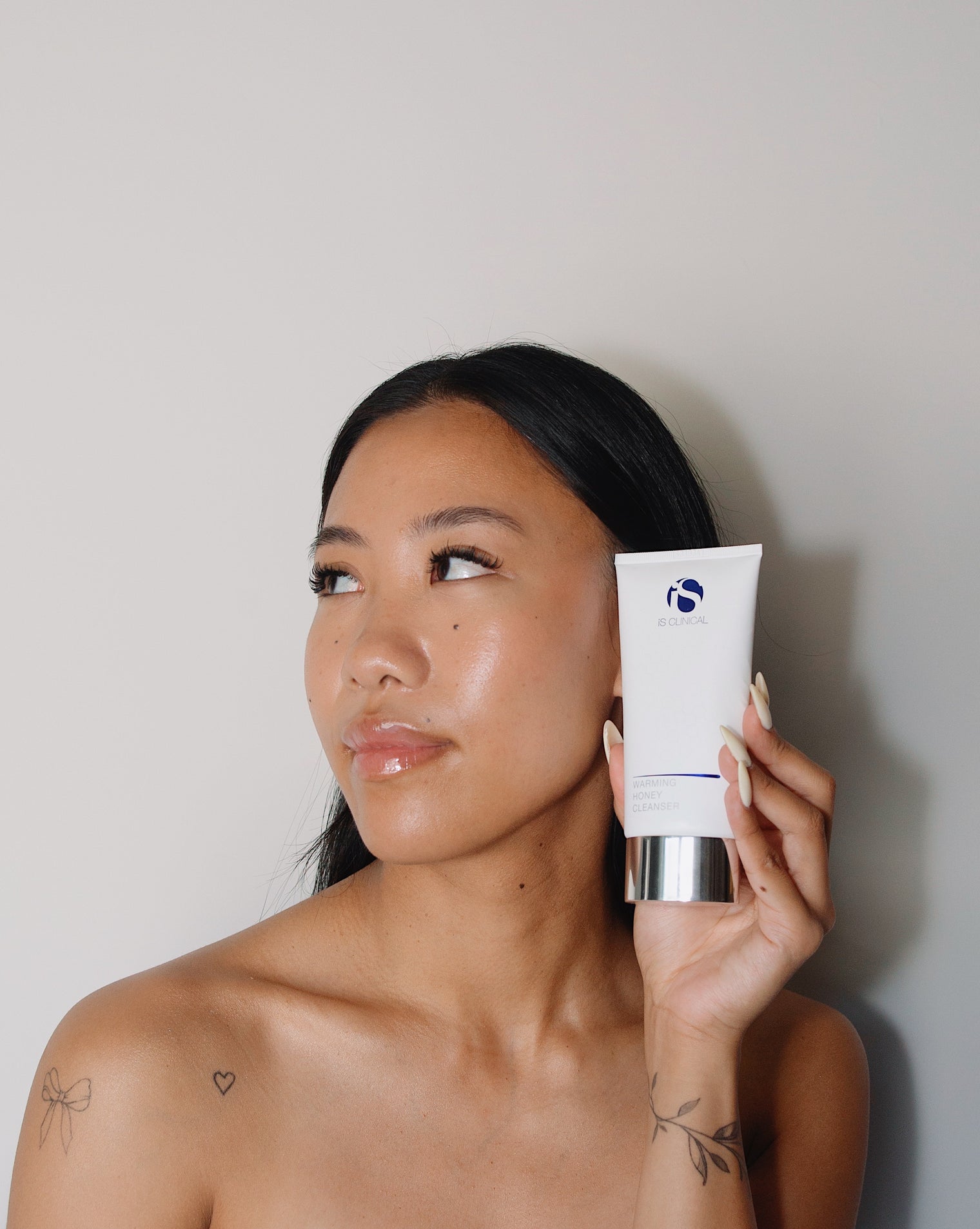 iS Clinical Warming Honey Cleanser