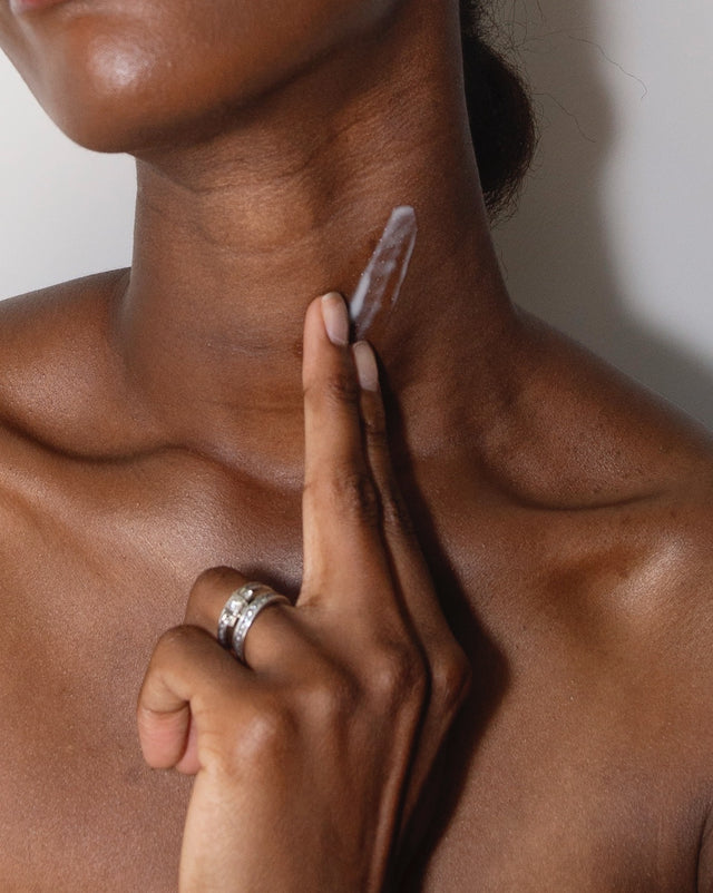 iS Clinical NeckPerfect Complex
