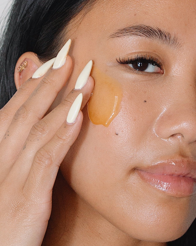 iS Clinical Warming Honey Cleanser
