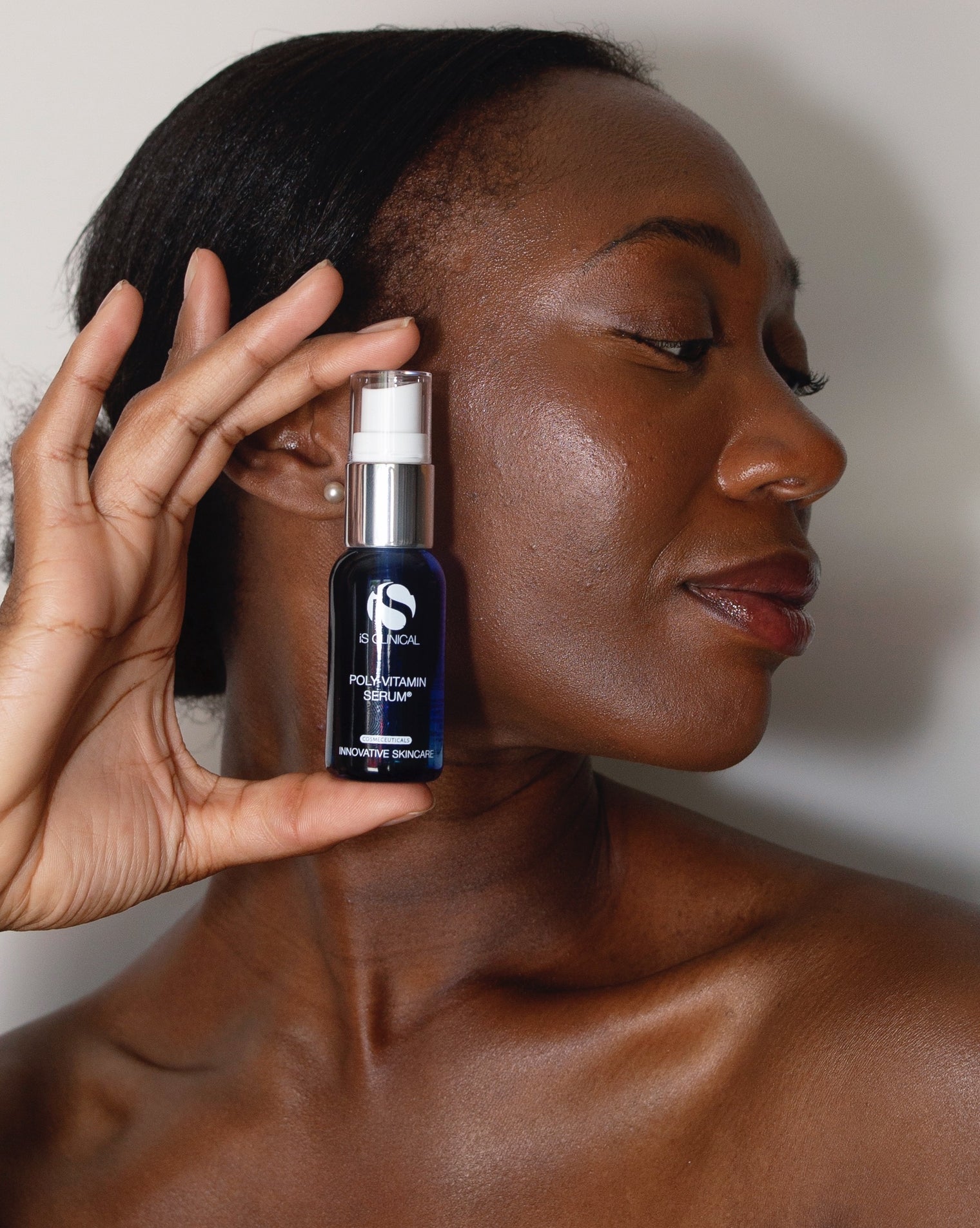 iS Clinical Poly Vitamin Serum