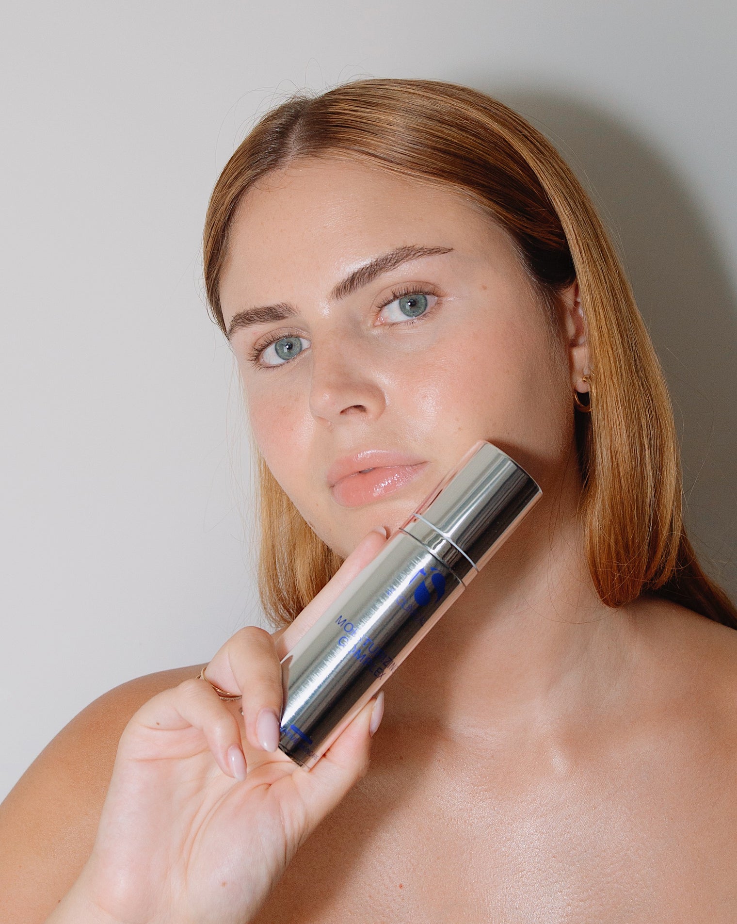 iS Clinical Moisturizing Complex