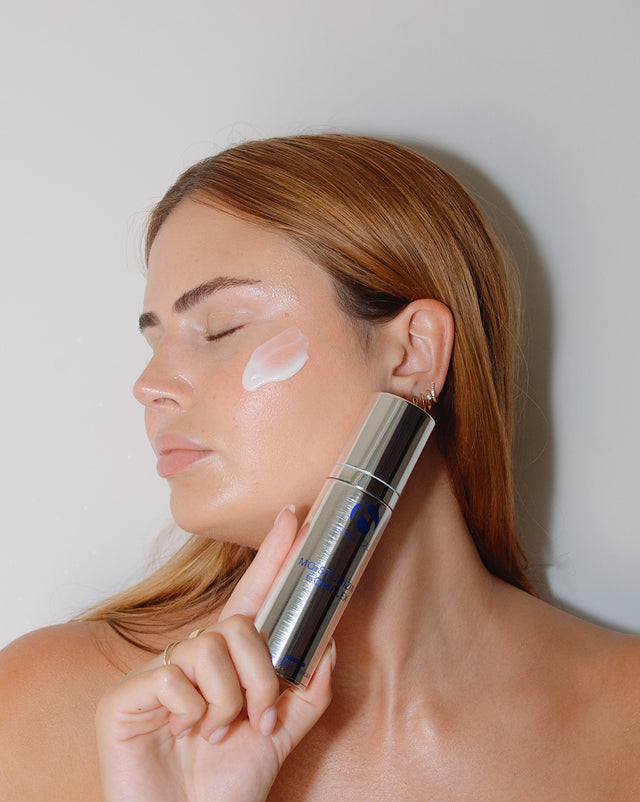 iS Clinical Moisturizing Complex
